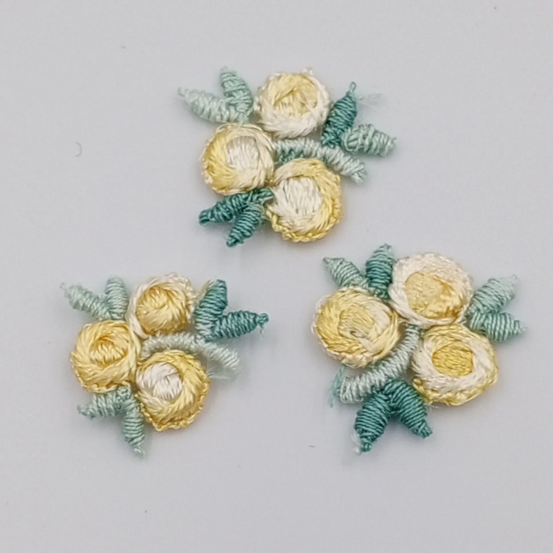 VINTAGE appliques cute white light yellow flower embroidery Patches #306