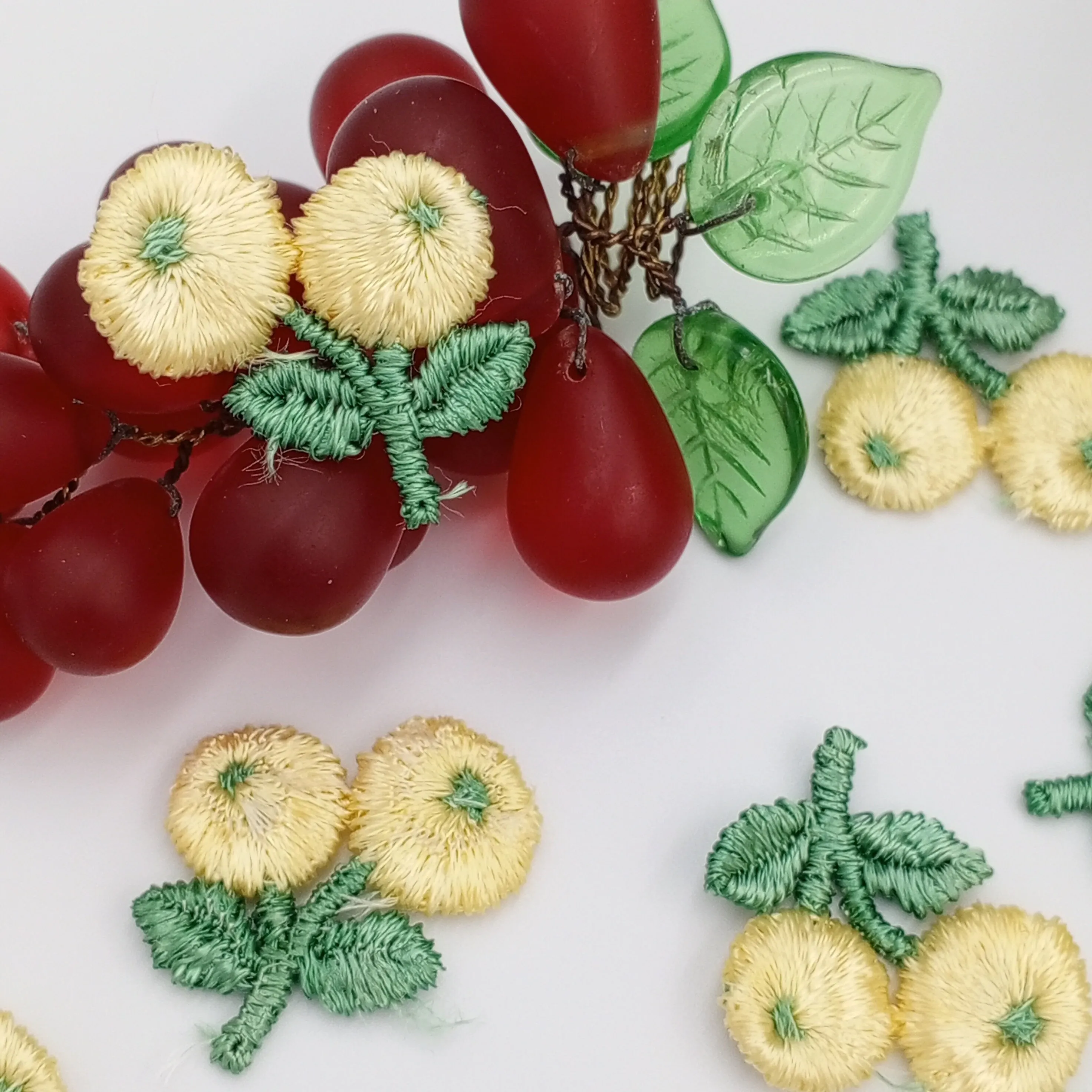 VINTAGE appliques yellow flower ball embroidery Patches #320