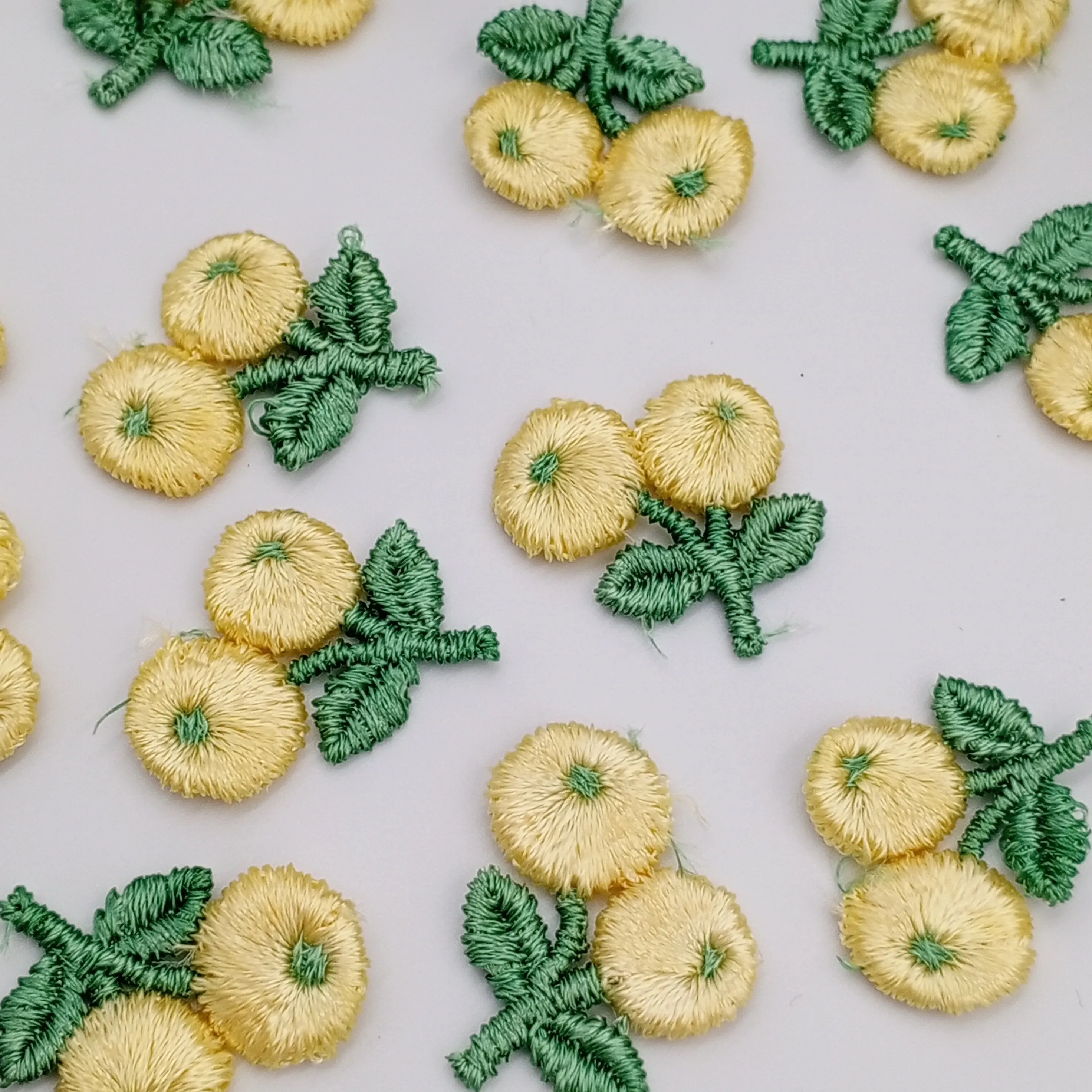 VINTAGE appliques yellow flower ball embroidery Patches #320