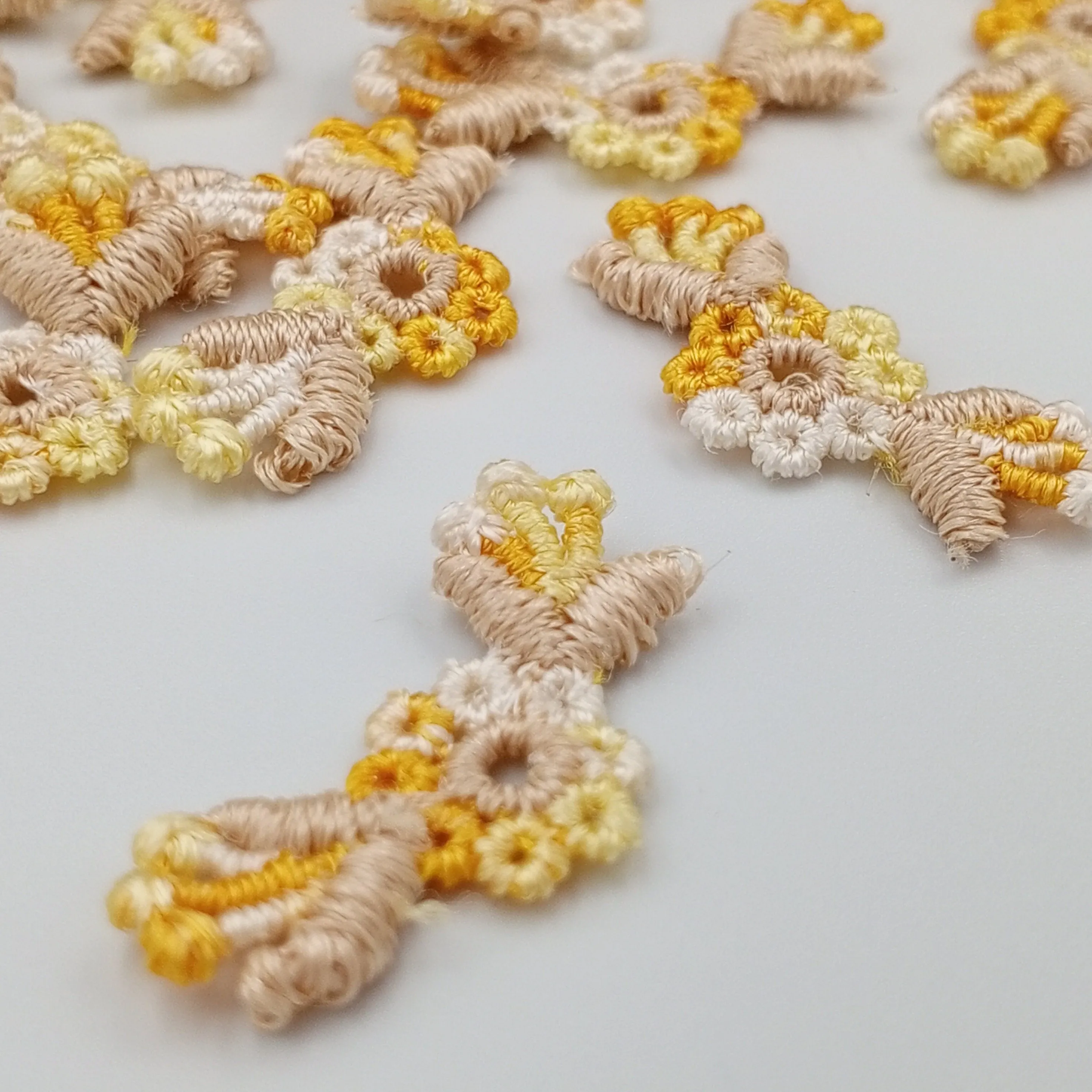 VINTAGE appliques yellow natural flower embroidery Patches #328