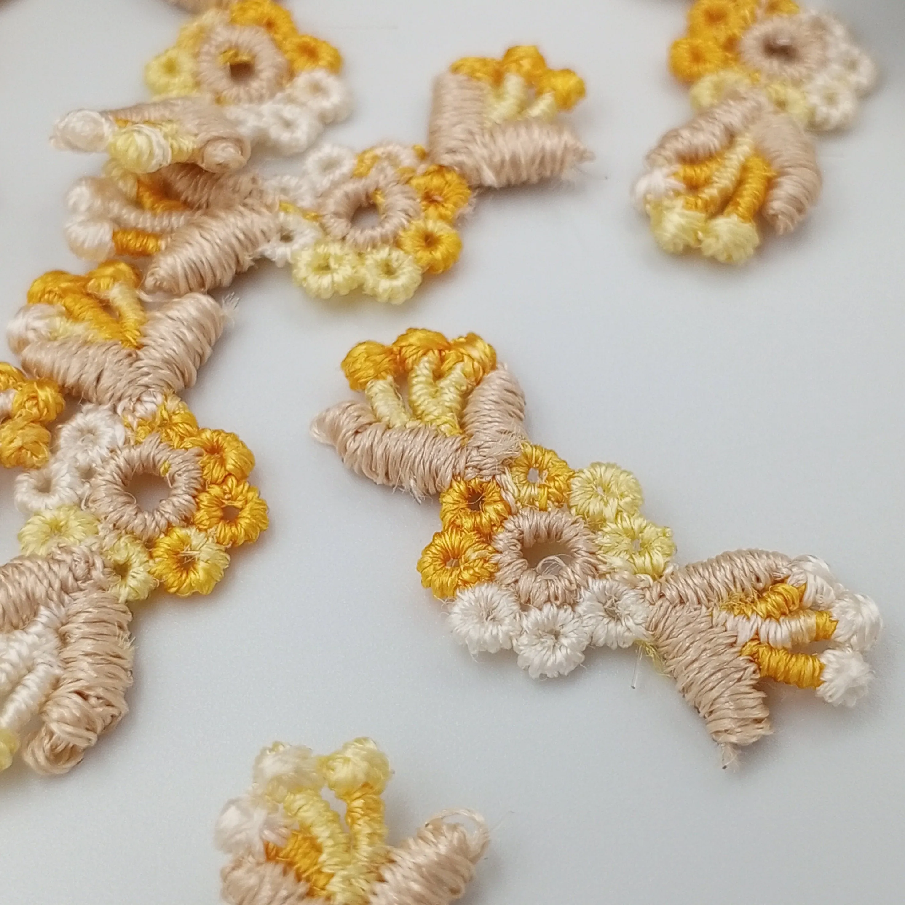 VINTAGE appliques yellow natural flower embroidery Patches #328
