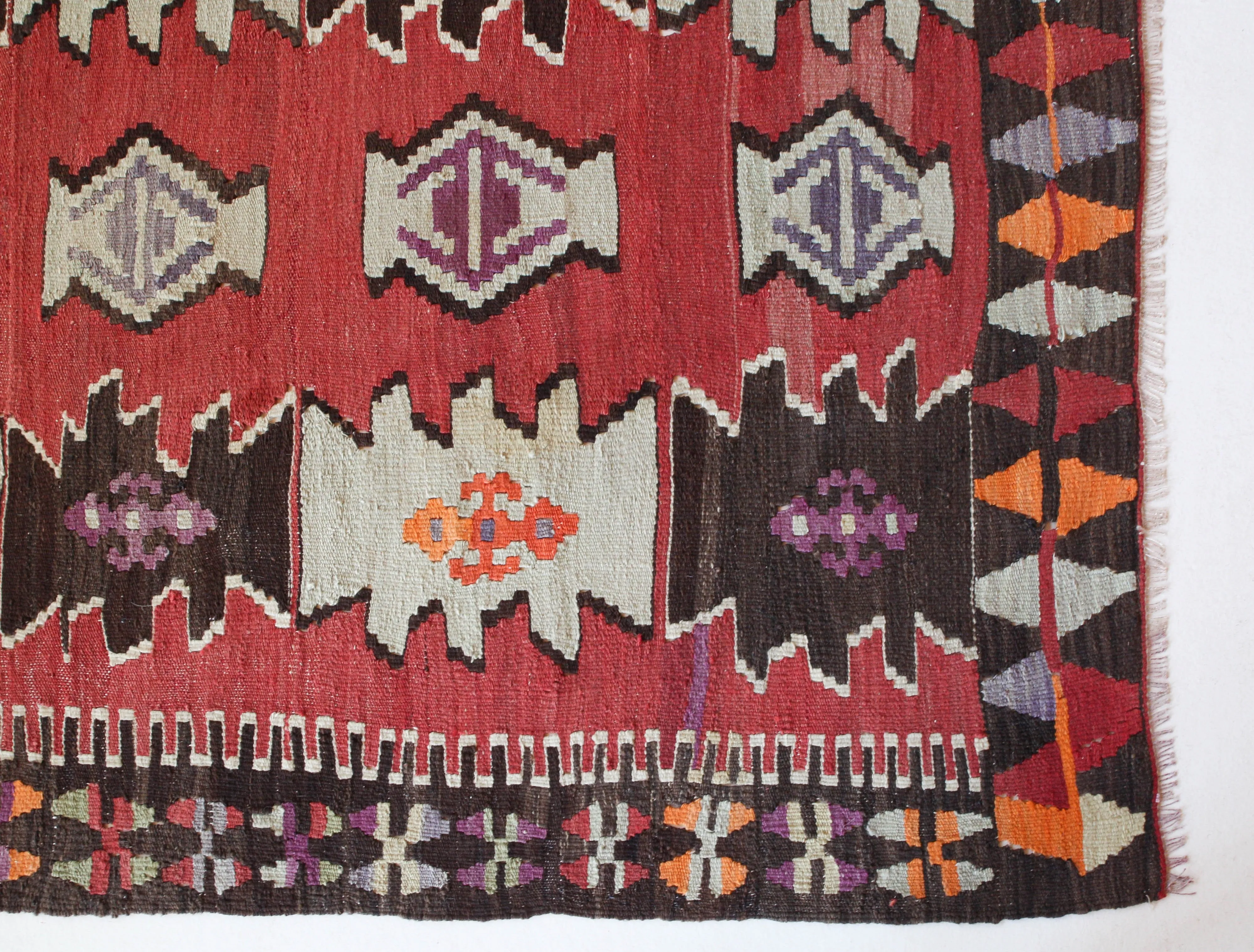 Vintage Eastern Anatolian Kilim Rug 6'6"x8'11"