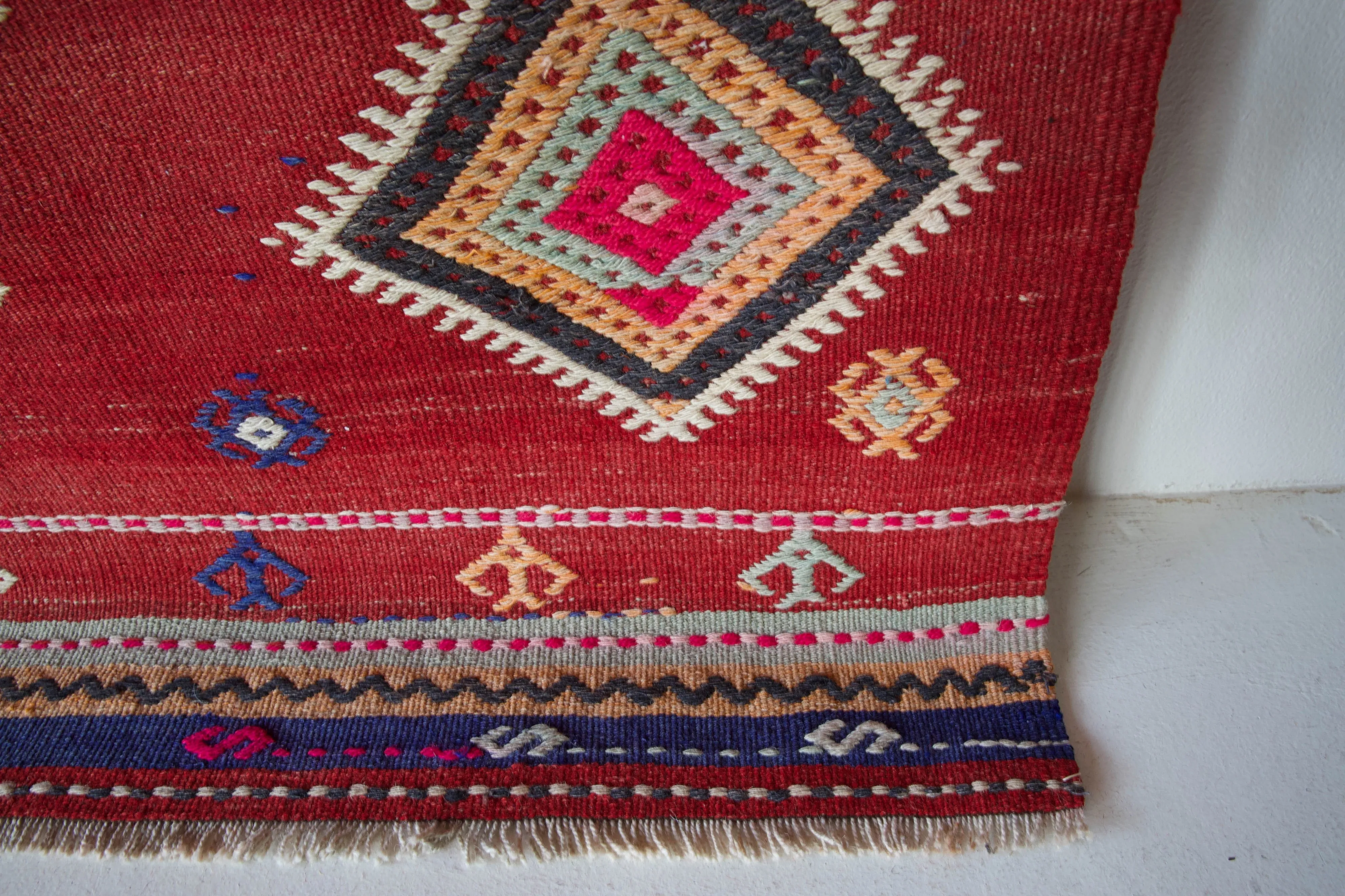 Vintage Manisa Kilim Rug 5'10"x9'5"