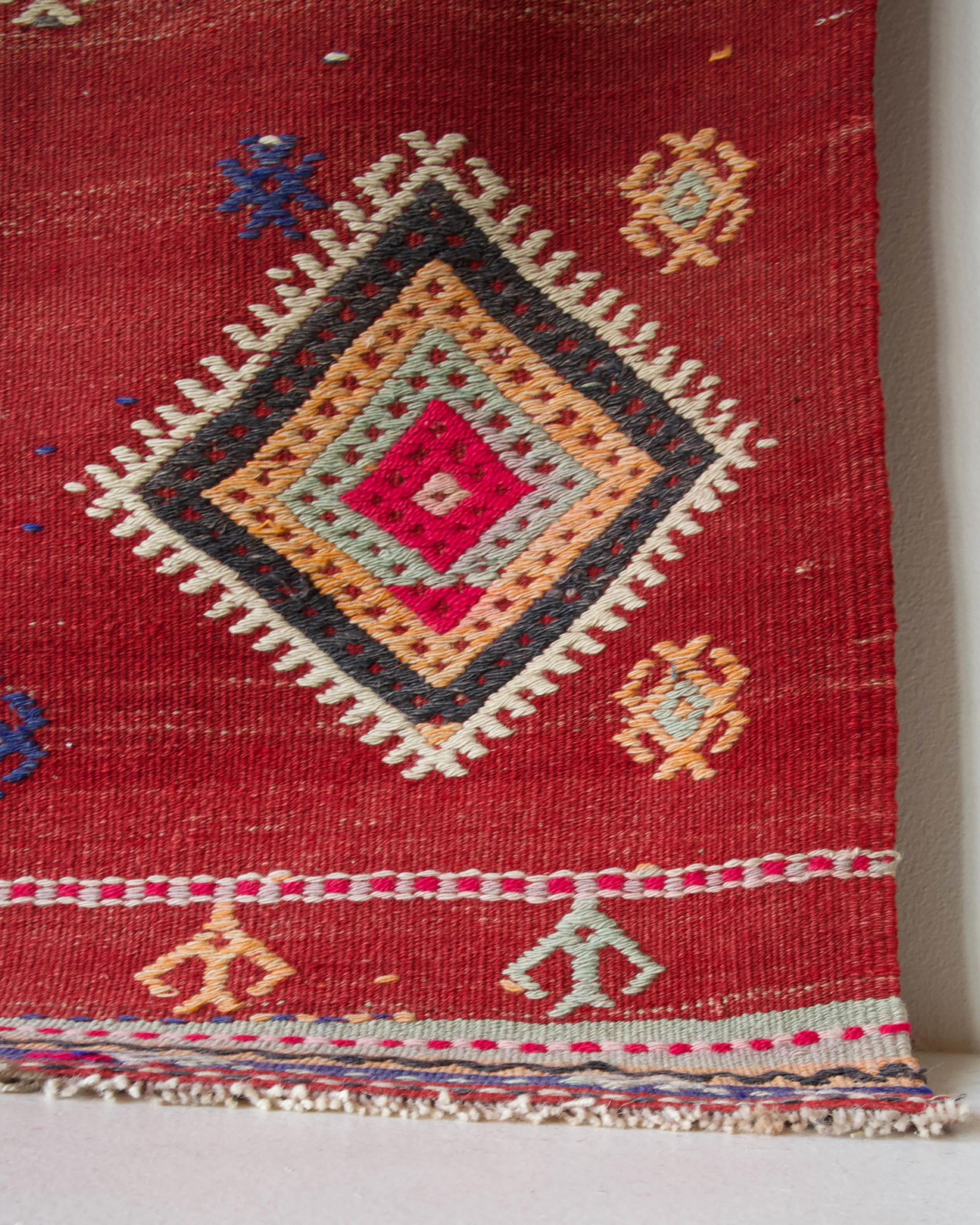 Vintage Manisa Kilim Rug 5'10"x9'5"