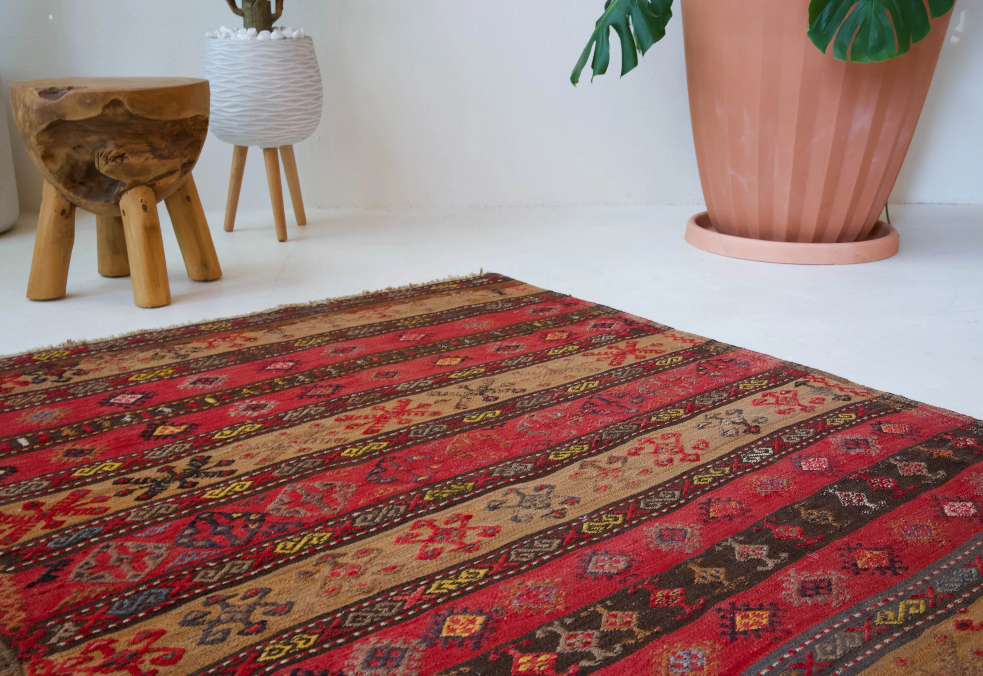 Vintage Sivas Kilim Rug 4'x5'5"