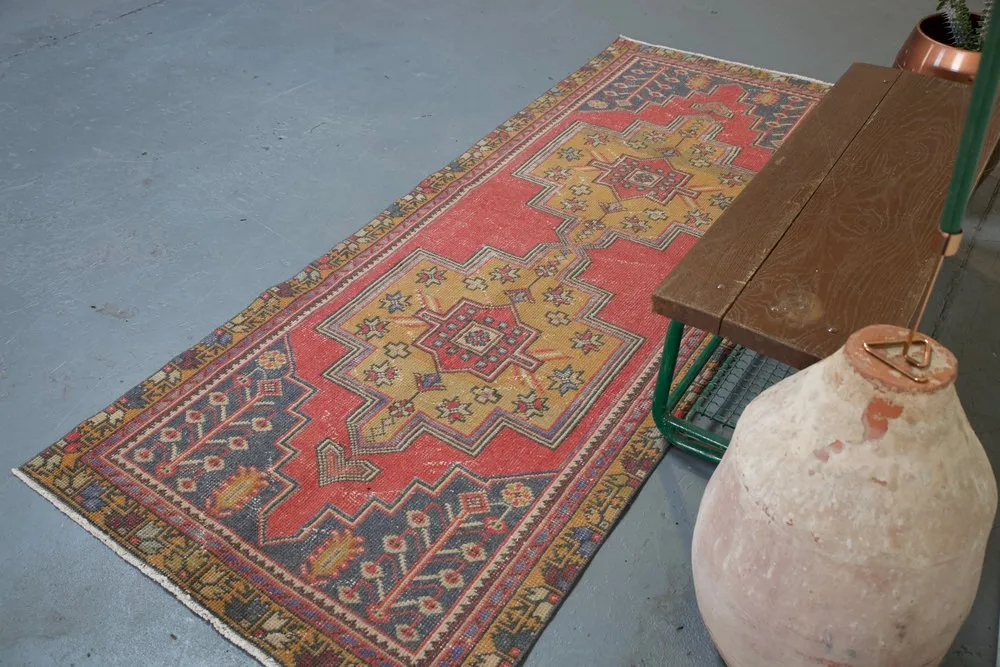 Vintage Turkish Faded Anatolian Rug 3.5ftx8.7ft