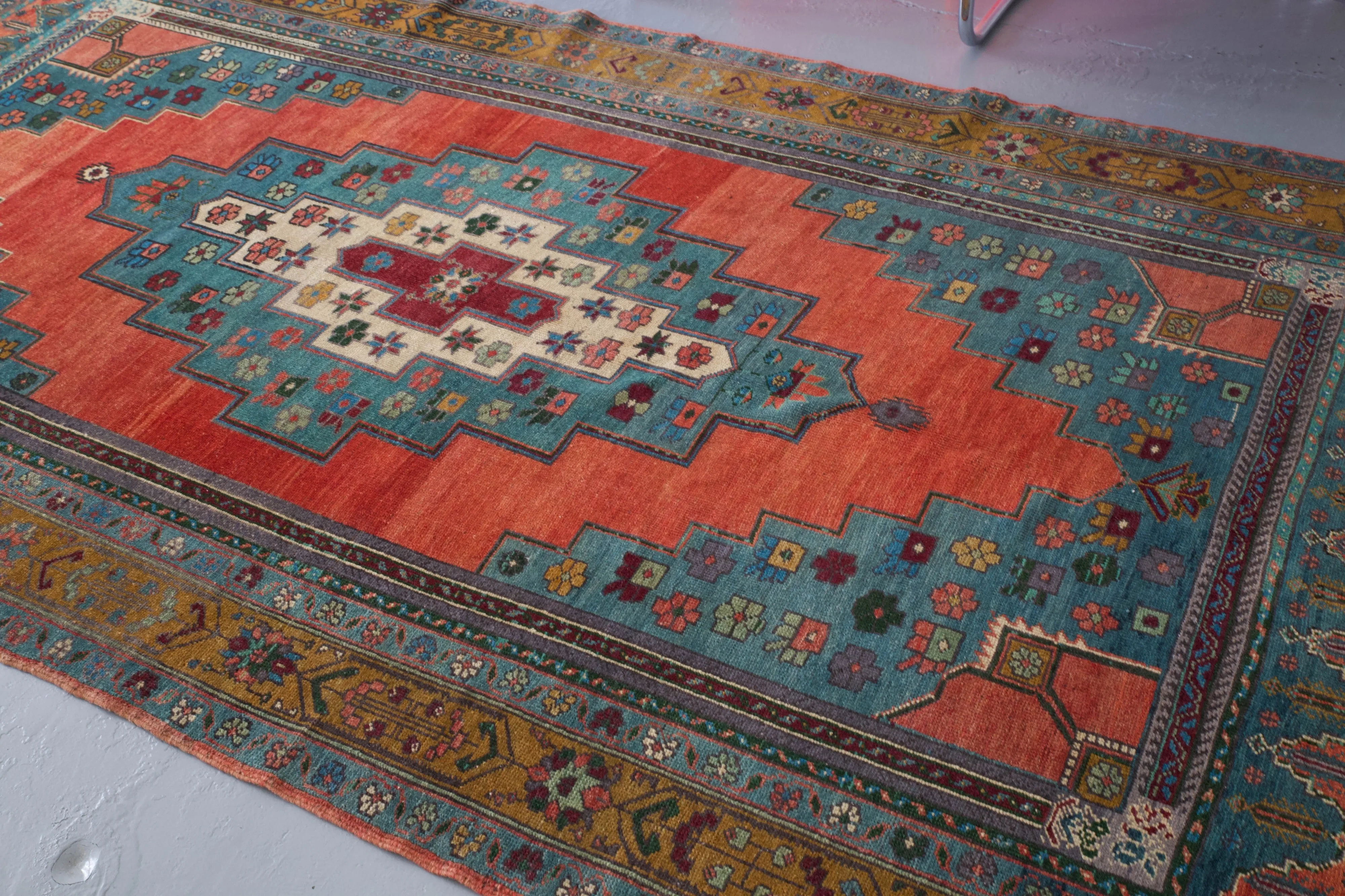 Vintage Turkish Taspinar Rug