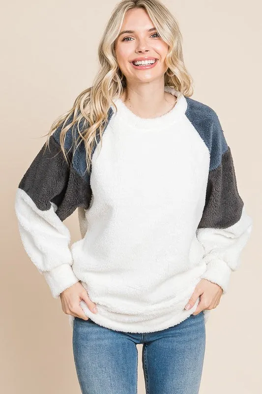 White Color Block Faux Fur Raglan Sleeve Sweatshirt
