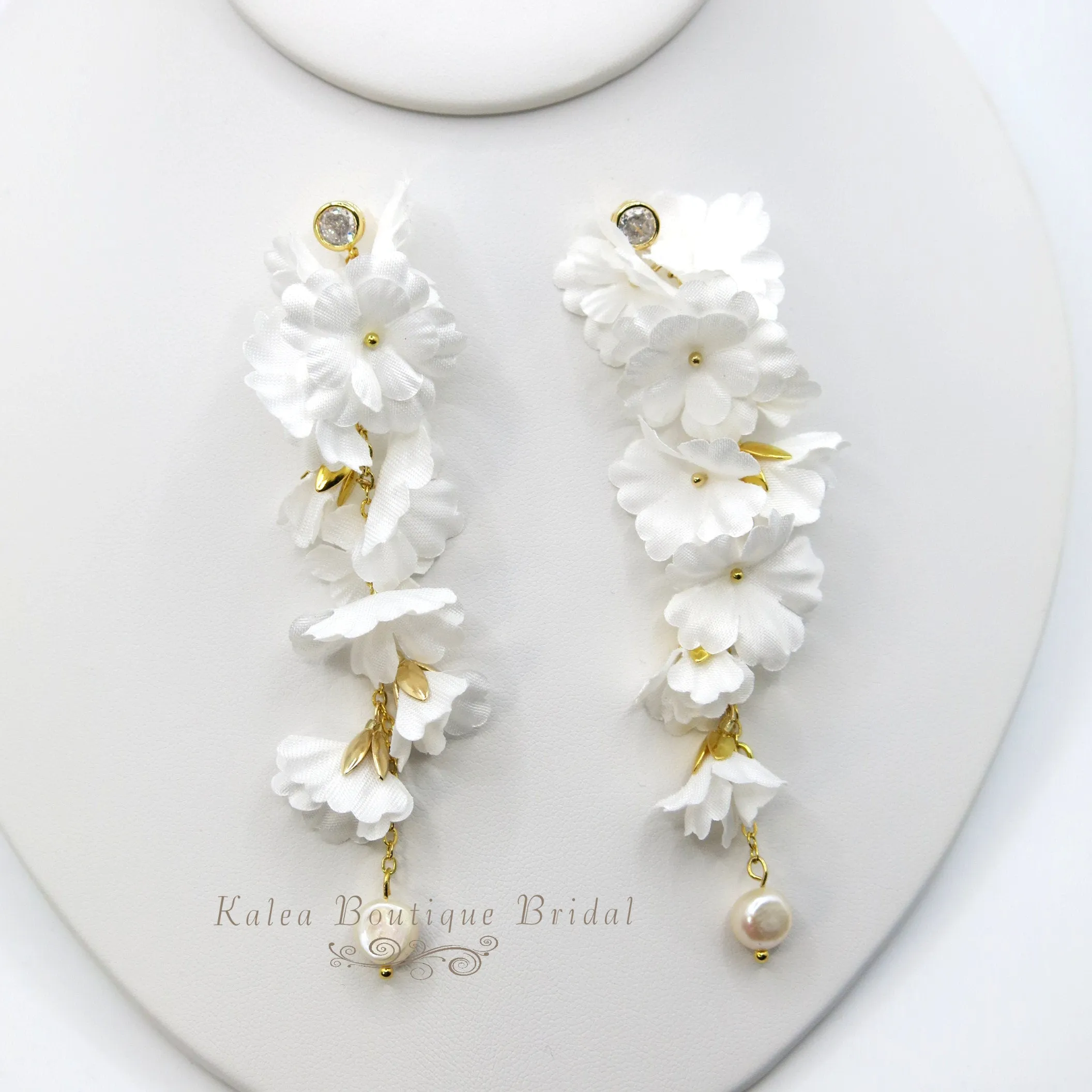 White Silk Flower Dangle Earrings, Custom Floral Wedding Earrings, Bridal Floral Statement Earrings, Silk Flower Petal Stud Earrings for Bride