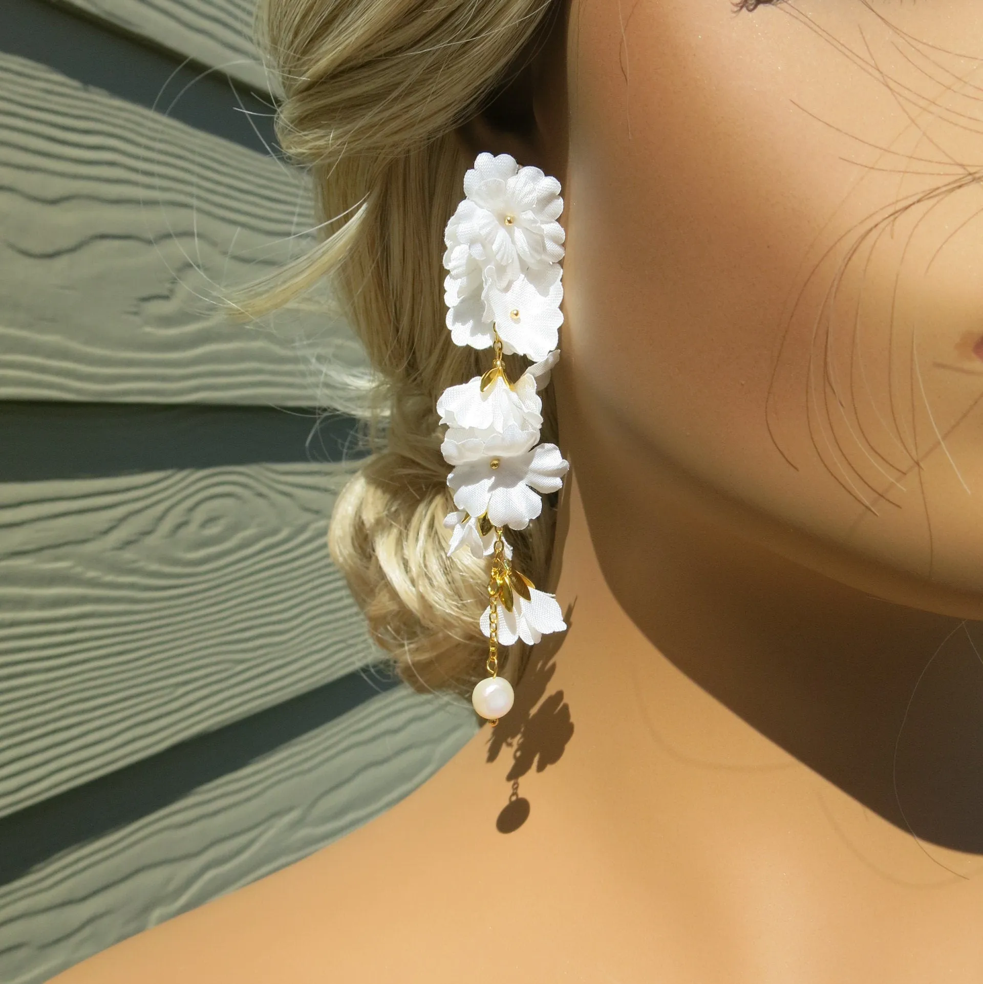 White Silk Flower Dangle Earrings, Custom Floral Wedding Earrings, Bridal Floral Statement Earrings, Silk Flower Petal Stud Earrings for Bride